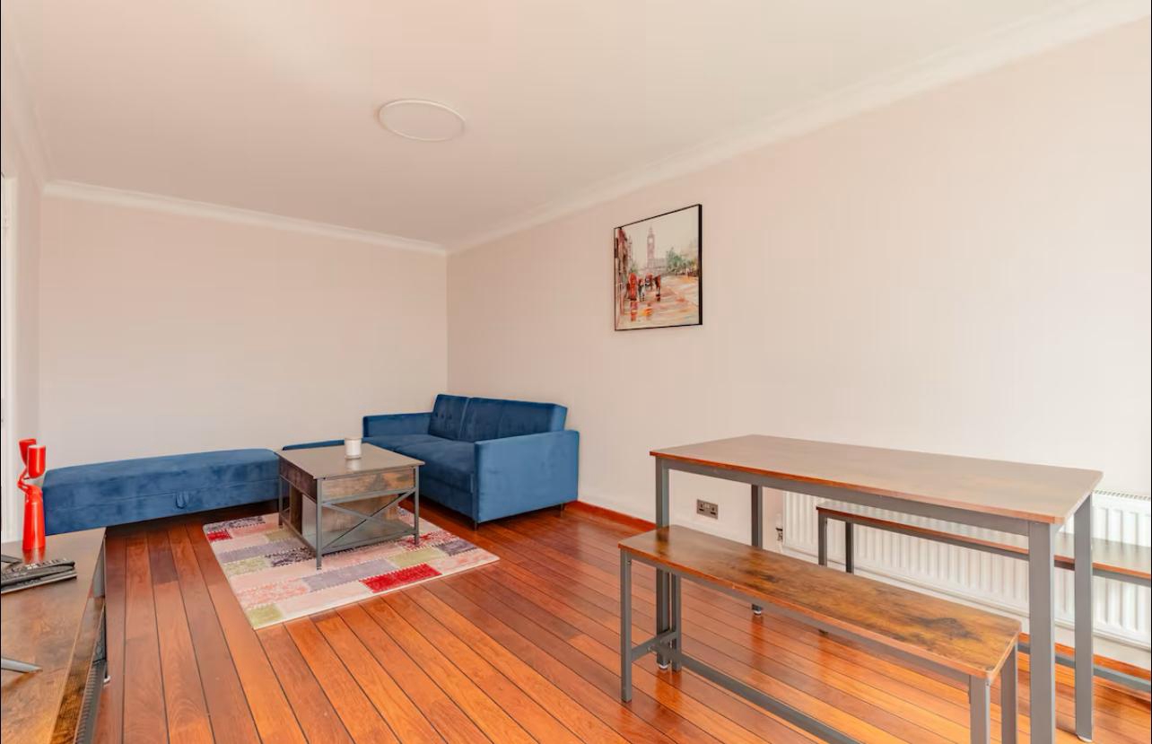 Handa Walk Islington London N1