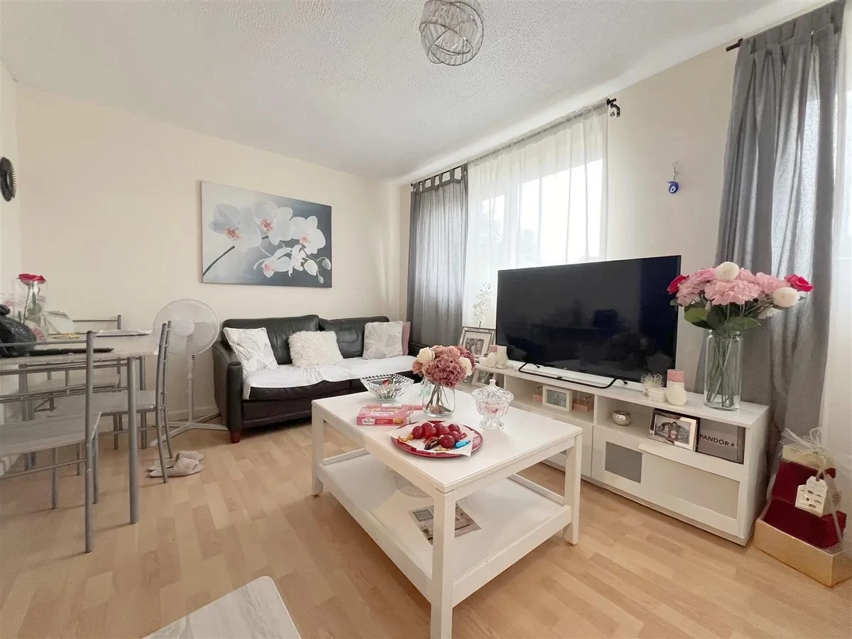Property photo: Enfield, EN1