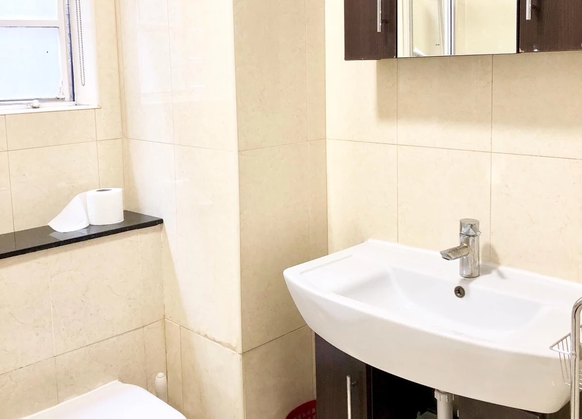 Toilet 1