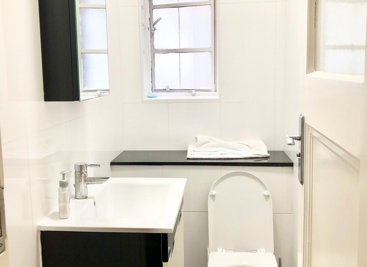 Toilet 2