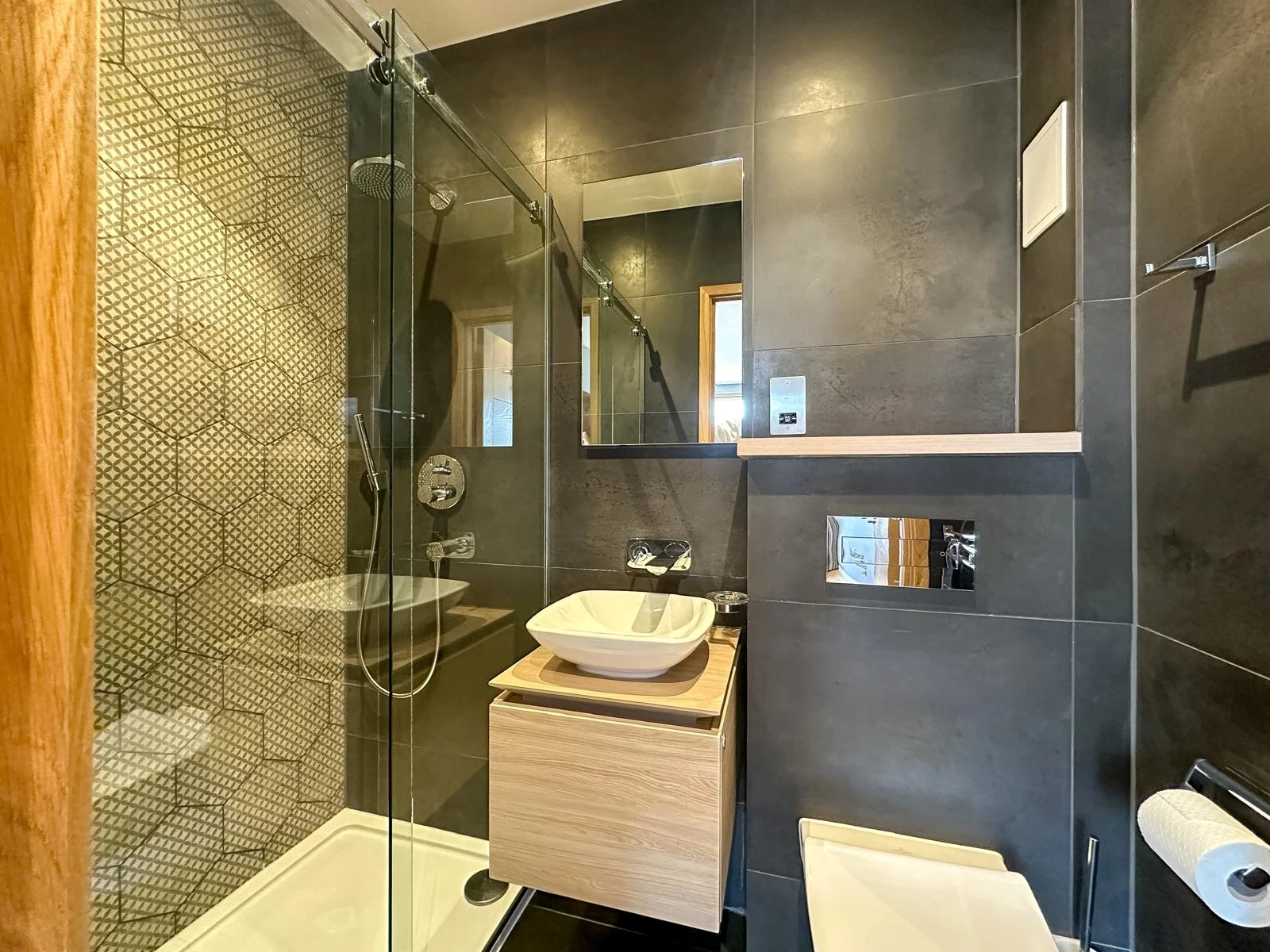 En-Suite Bathroom