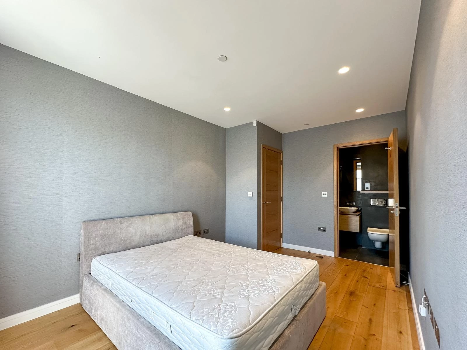 En-Suite Bedroom