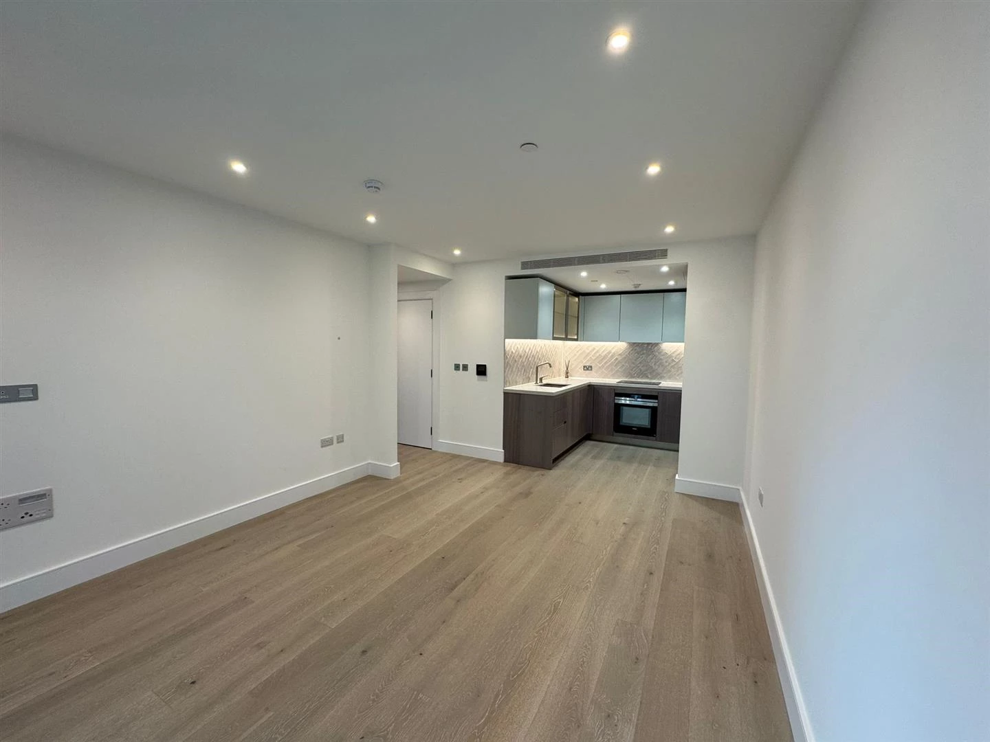 WhatsApp Image 2025-10-16 at 09.15.42 (1).jpeg