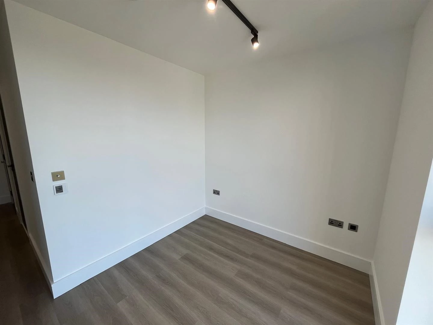 WhatsApp Image 2025-10-21 at 11.56.59 copy 2.jpeg