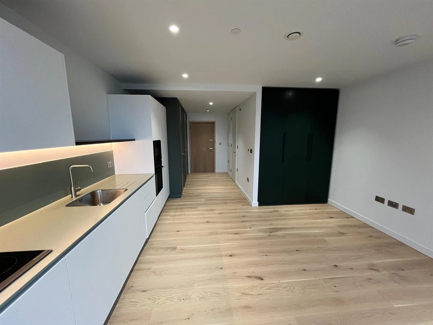 WhatsApp Image 2025-12-14 at 00.53.54 (4).jpeg