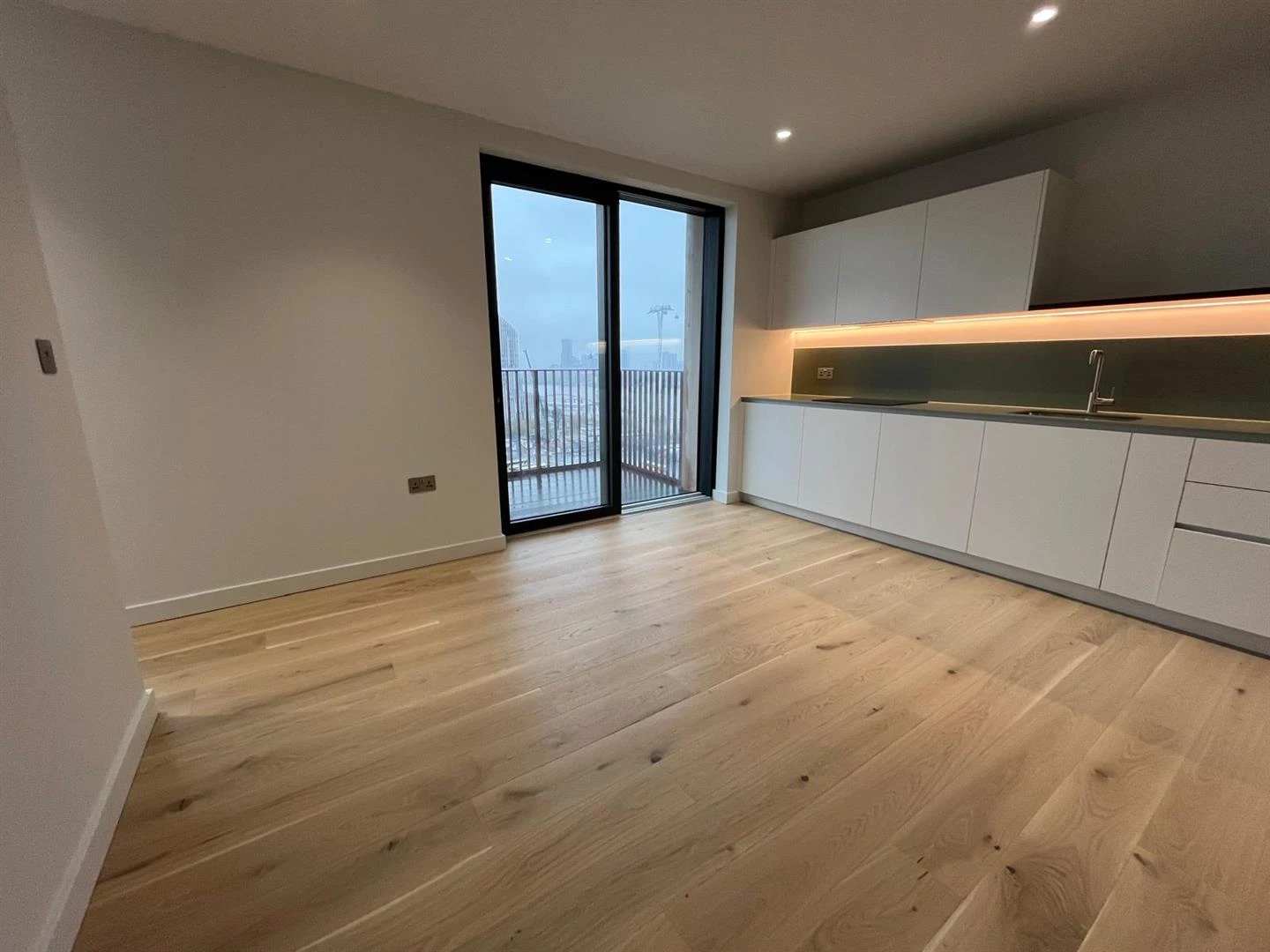 WhatsApp Image 2025-12-14 at 00.53.54 (7).jpeg