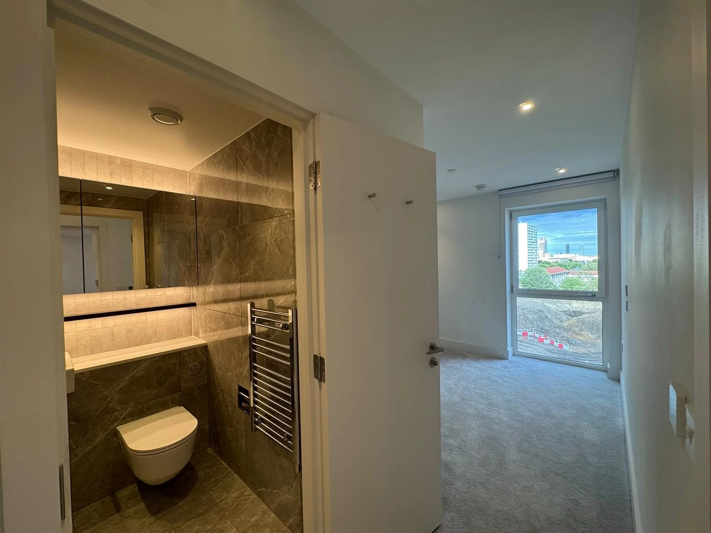 Master Bedroom en-suite