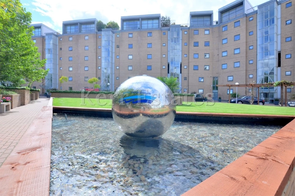 City Harbour External