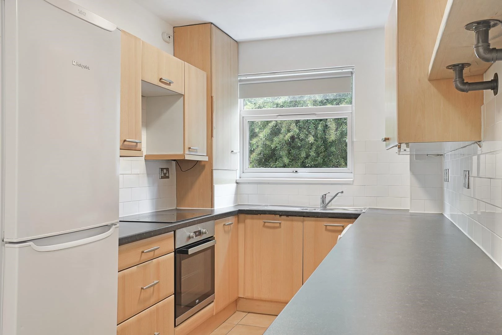 15 Makinen House -Kitchen 1.jpg