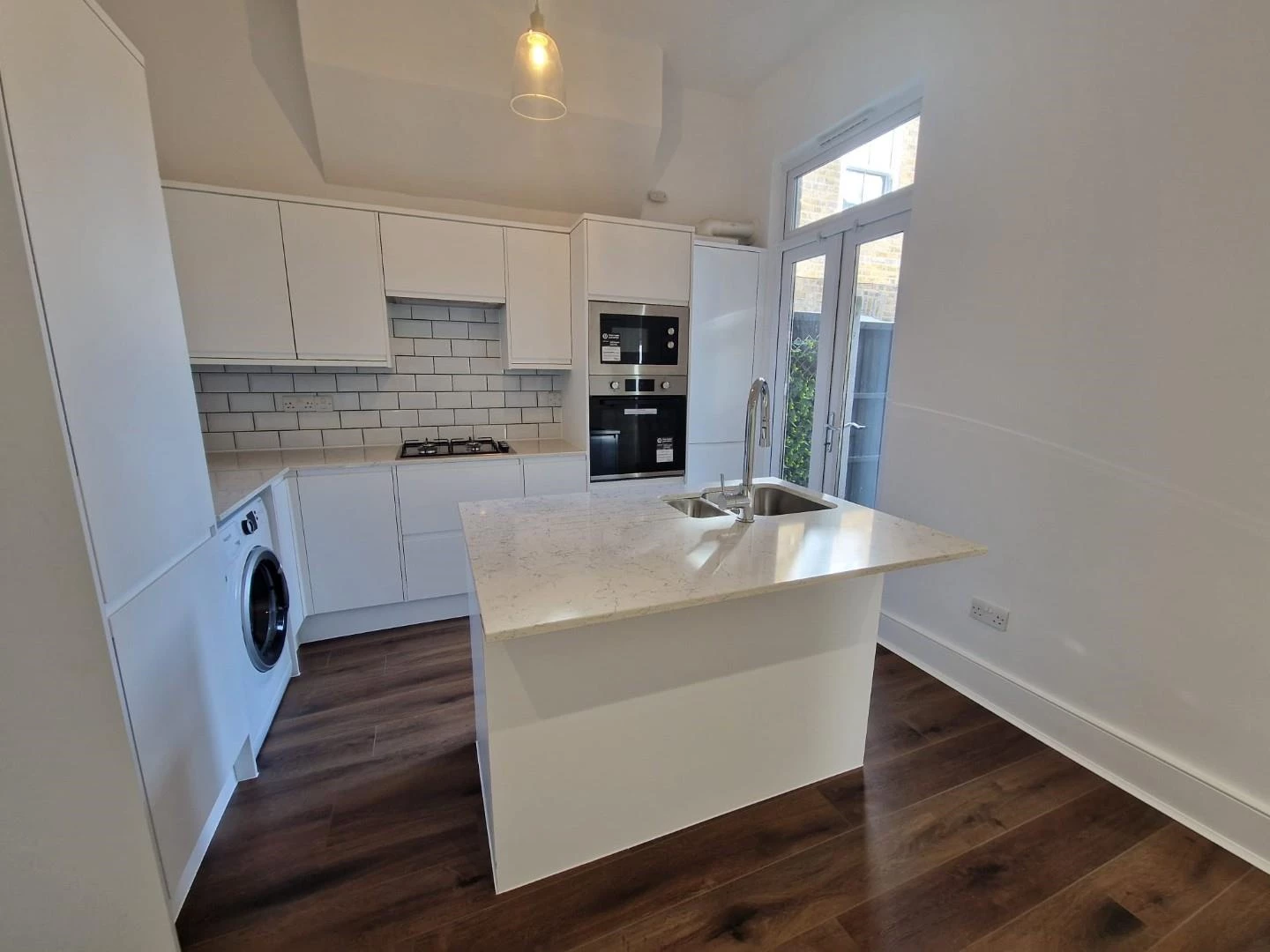 kitchen 2.JPG