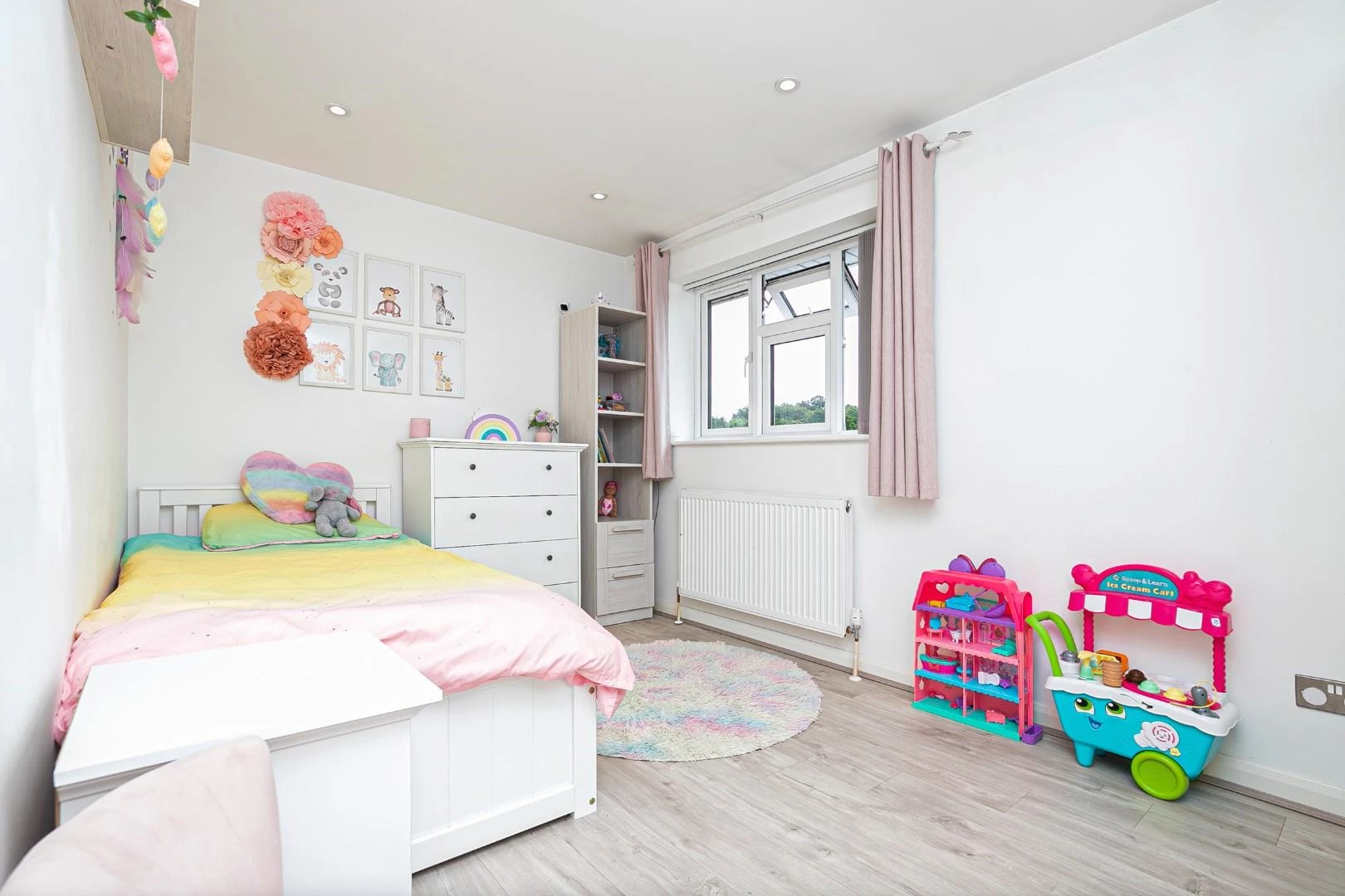 28 Gwynne - Bedroom 1.jpg