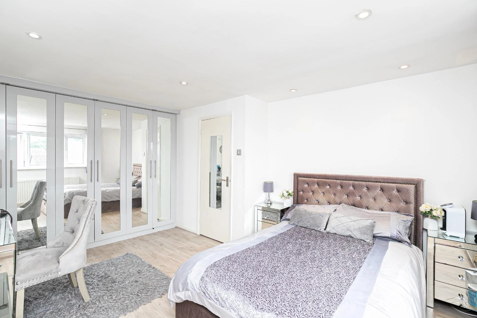 Bedroom 2a.jpg