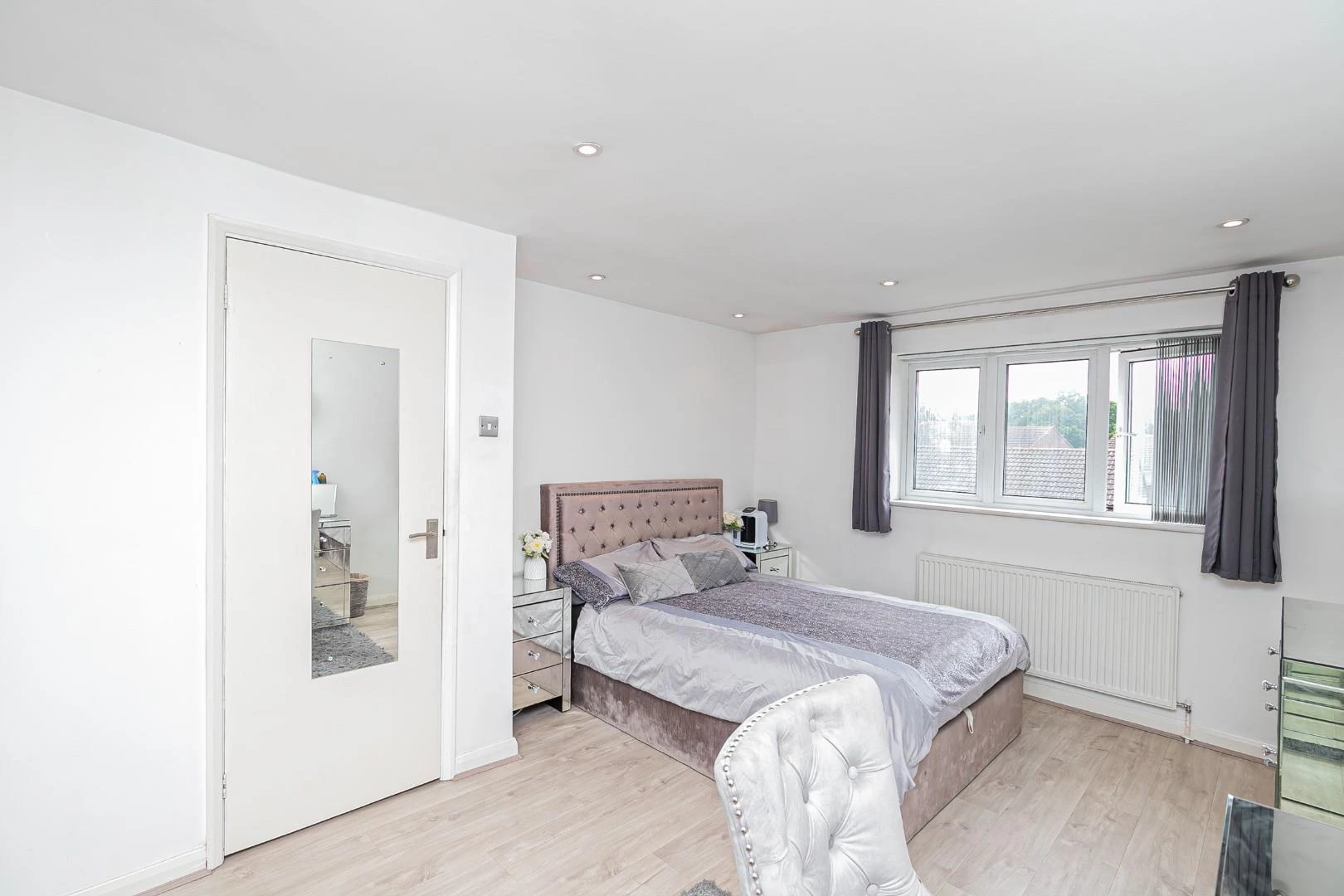 28 Gwynne - Bedroom 2.jpg