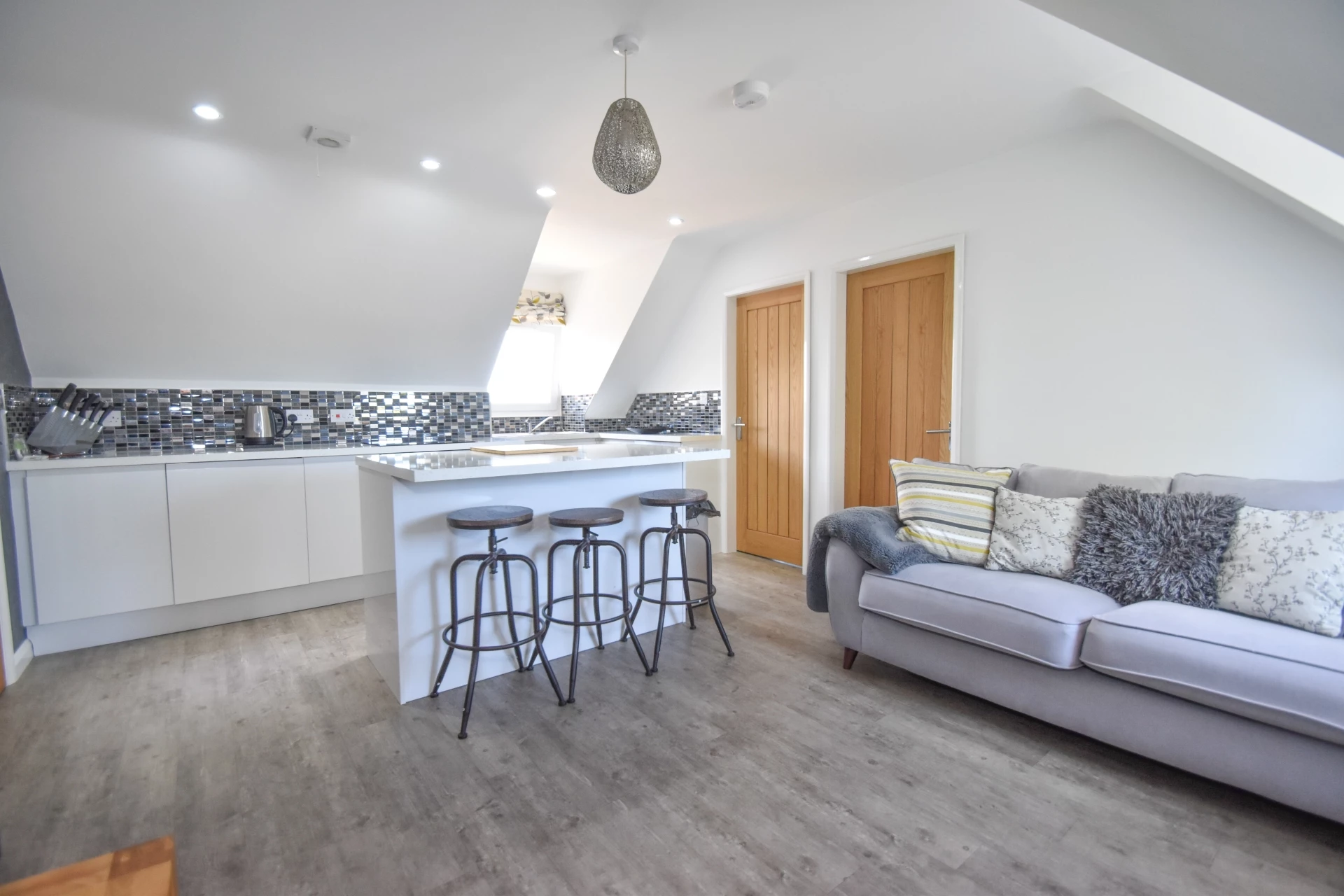 apt 1 lounge/kitchen