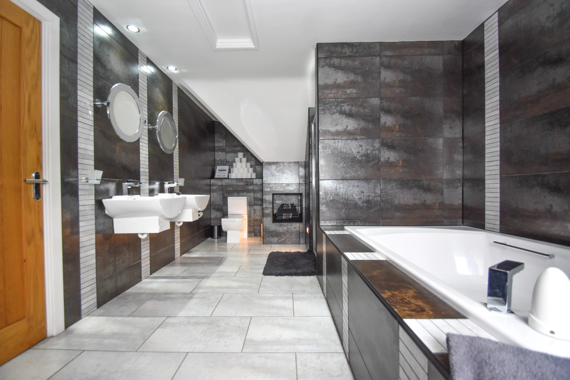 en-suite shower room