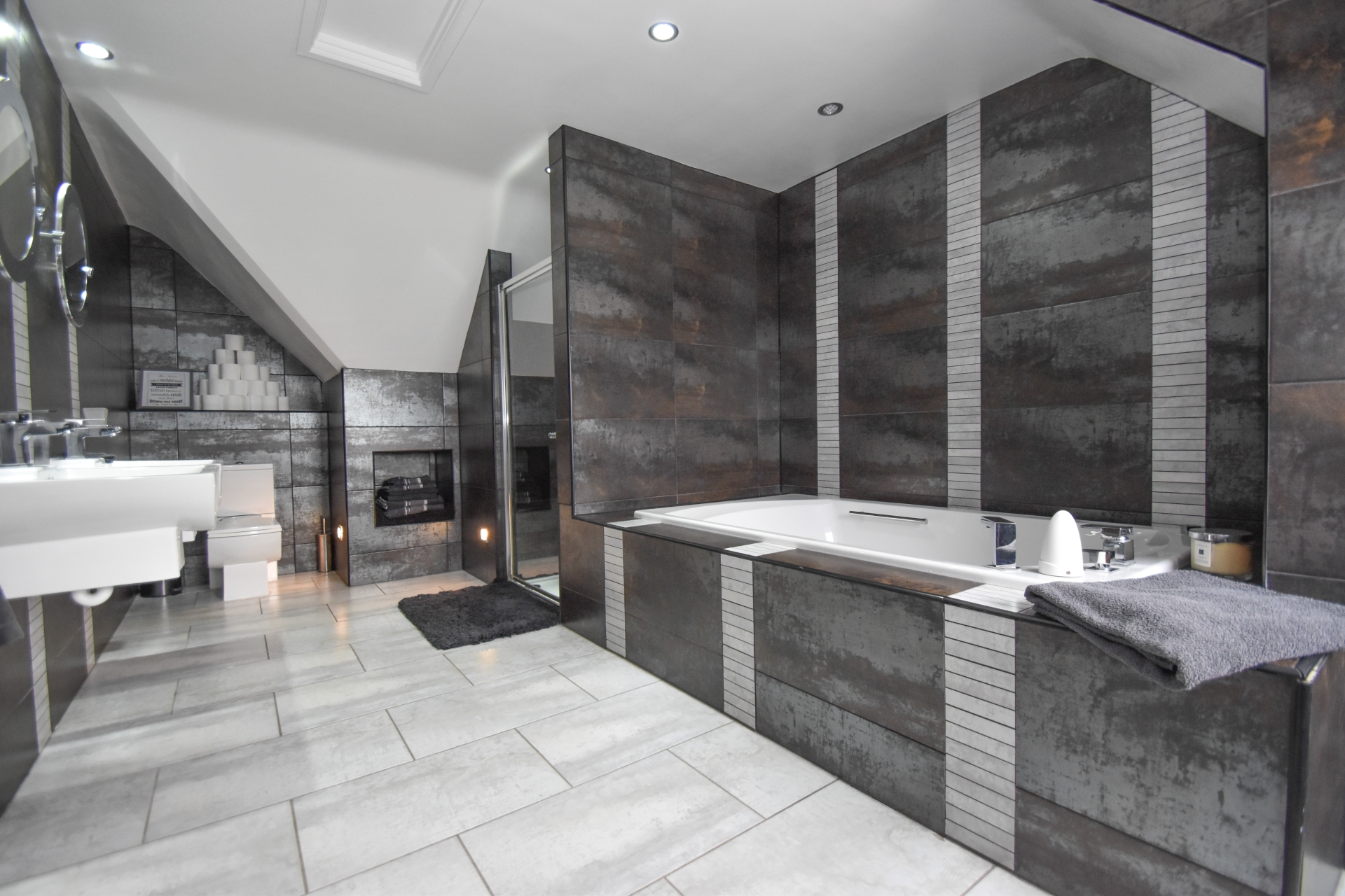 en-suite shower room