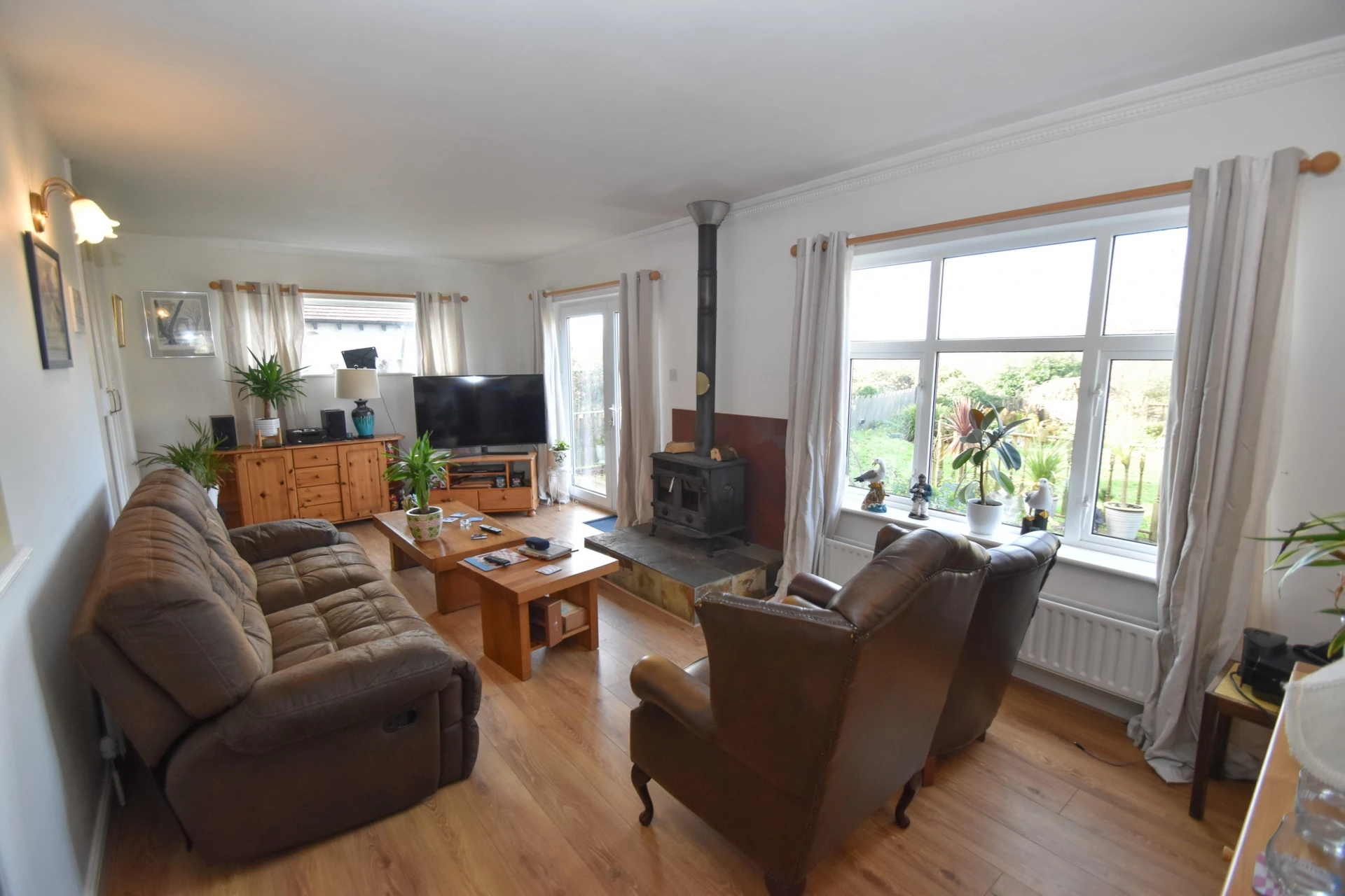 sitting room/family m