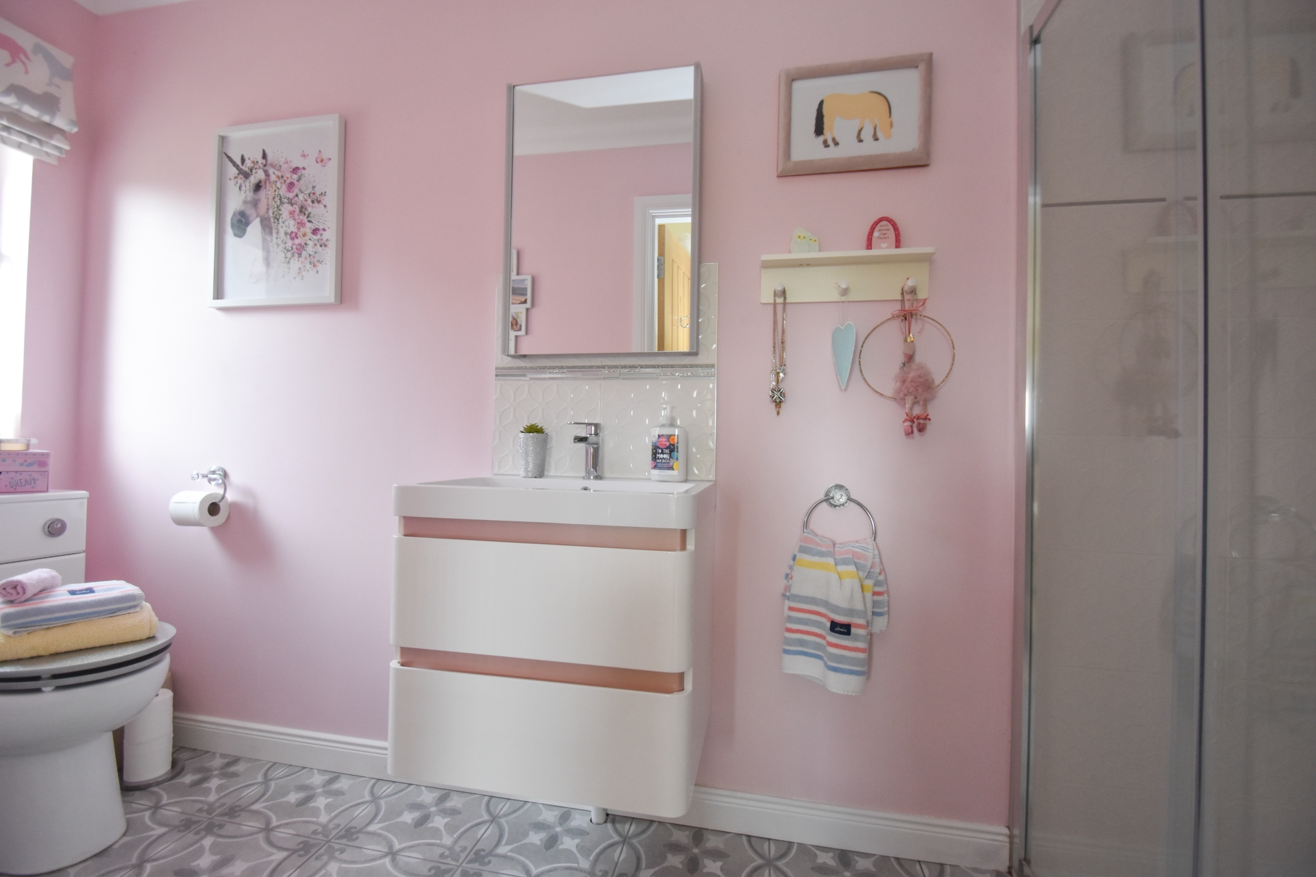 en-suite shower room
