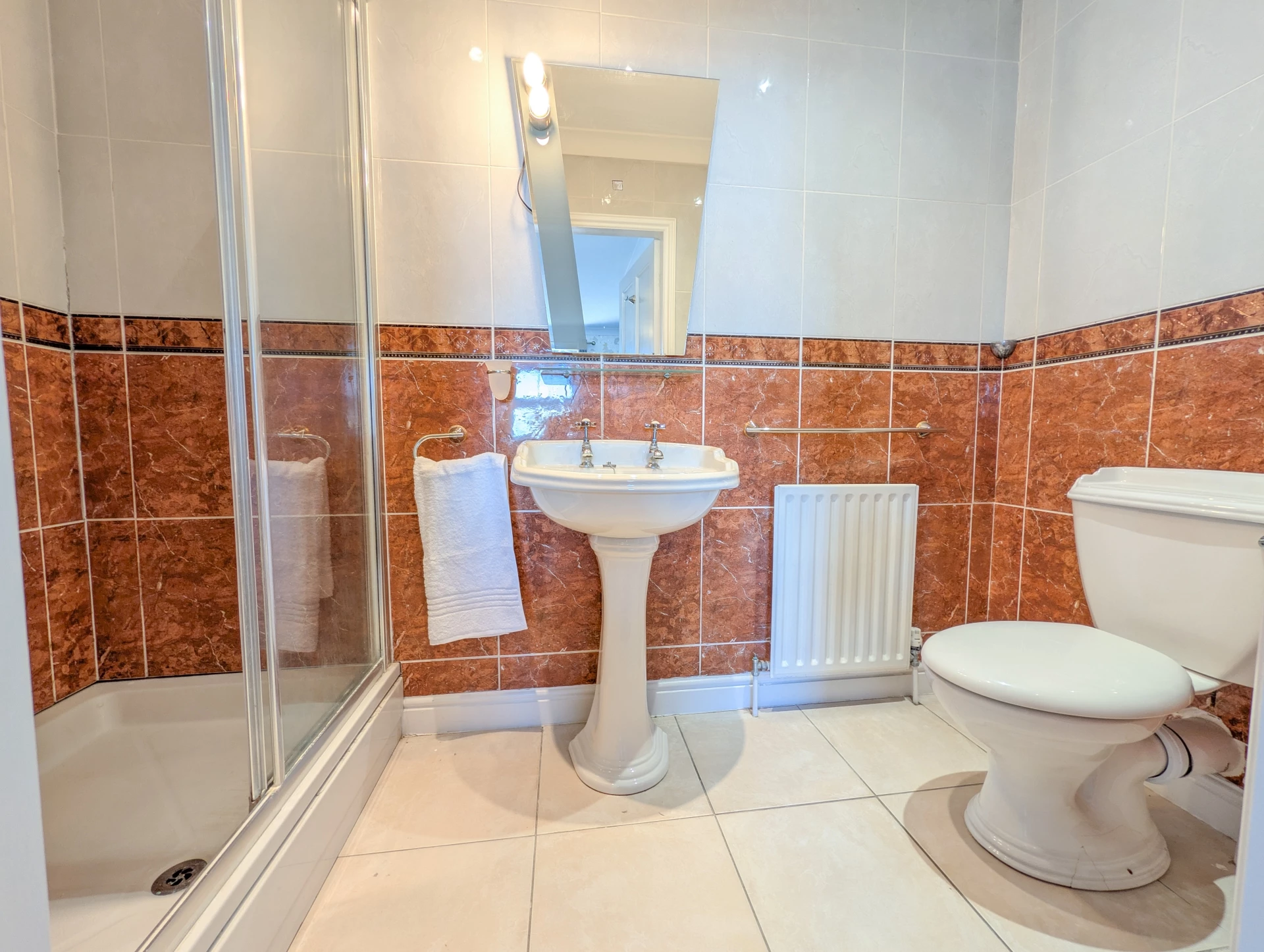 en-suite shower room