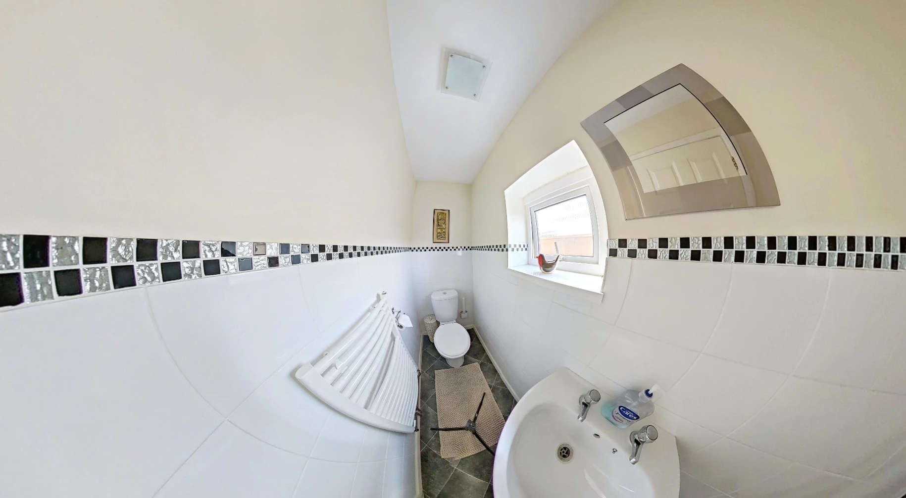 Cloakroom/WC
