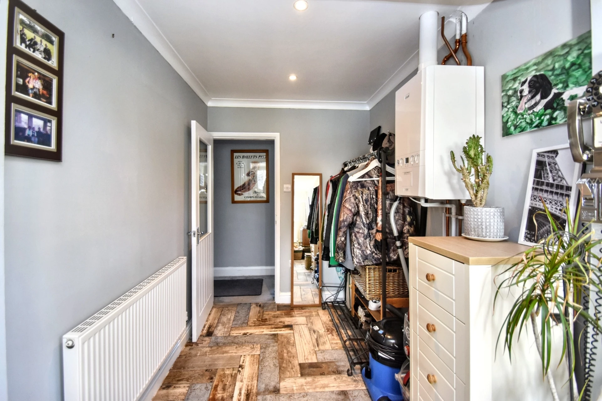 Study Nook/Cloakroom
