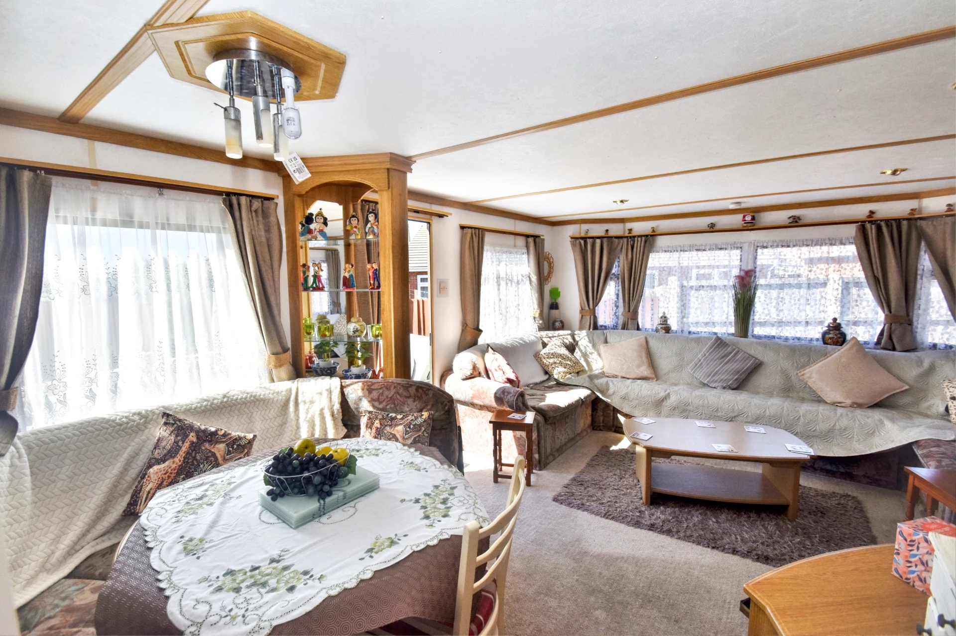 Caravan Lounge/Diner