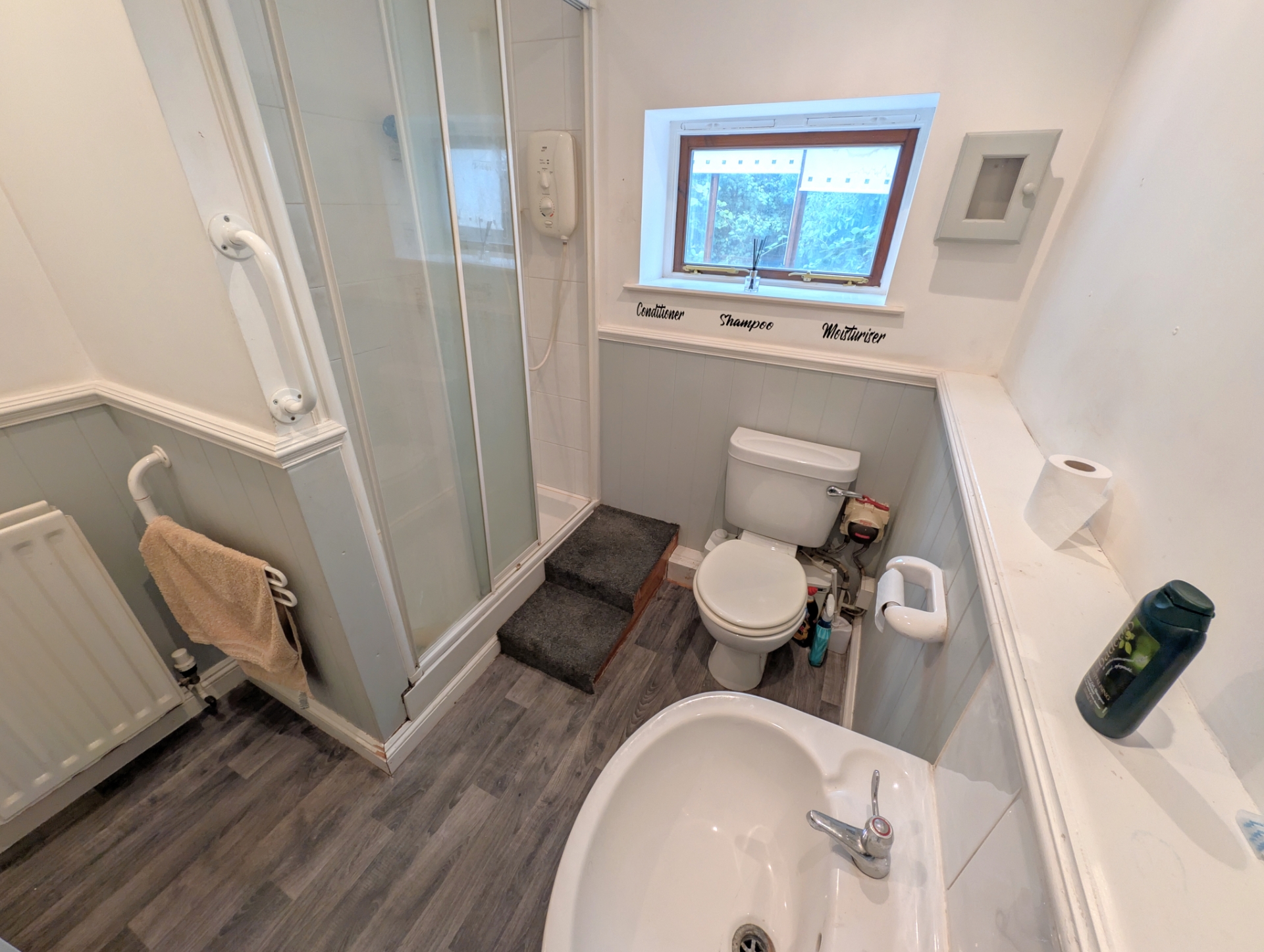 annexe shower room