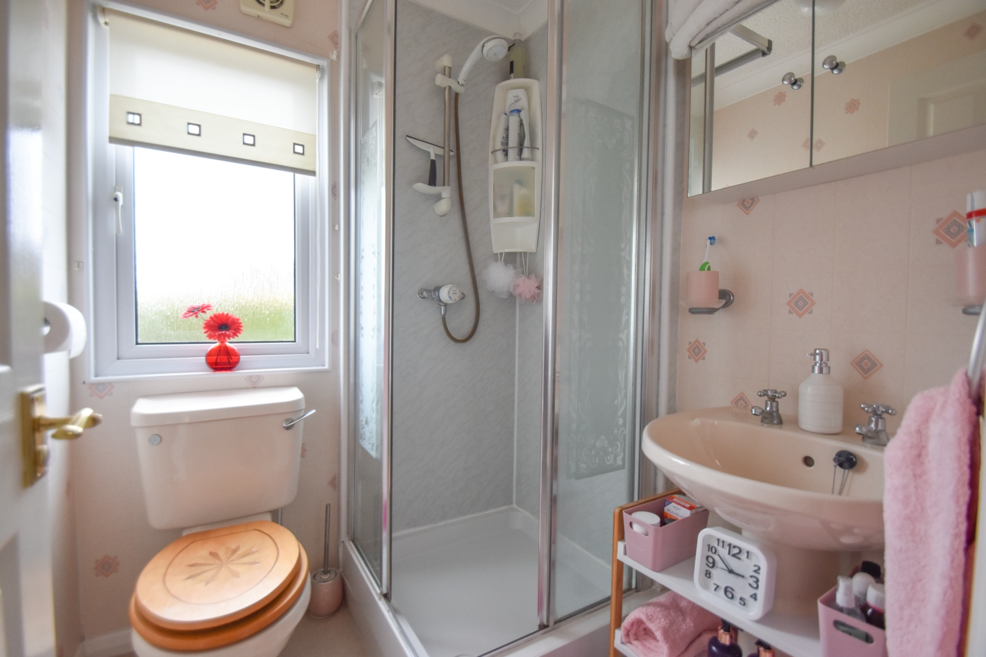 en-suite shower room