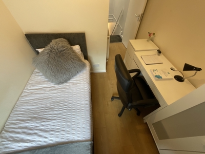 Similar Property: Single room in 