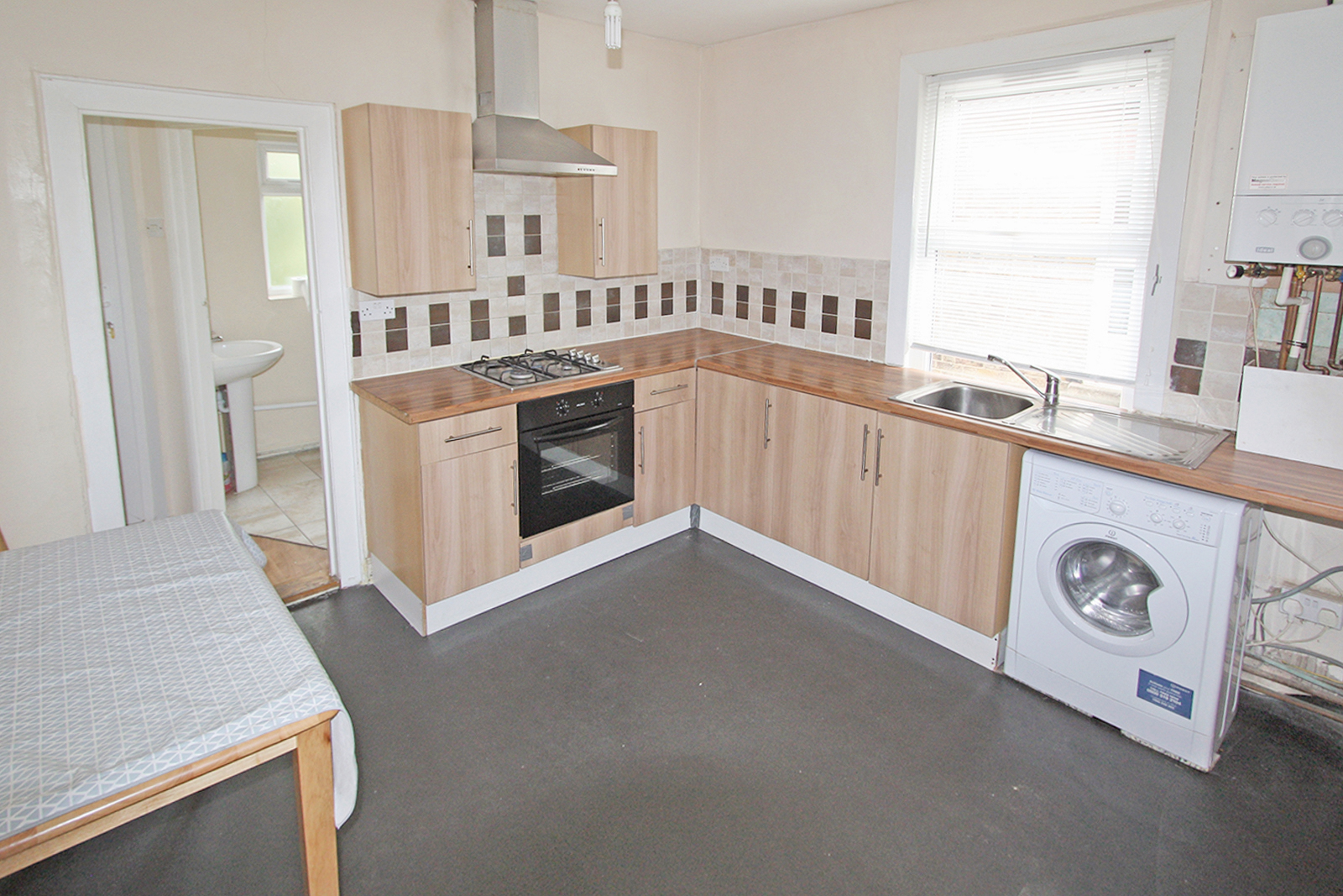 Property For Sale Riverdale Road, Erith, DA8 2 Bedroom Flat through