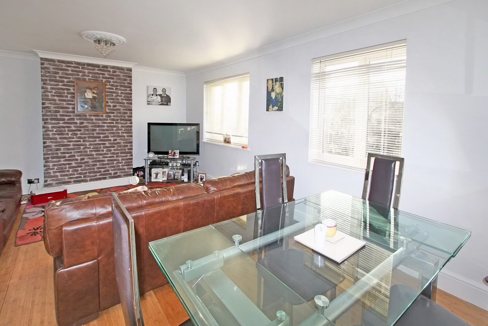 Property For Sale Newbery Road, Erith, DA8 3 Bedroom