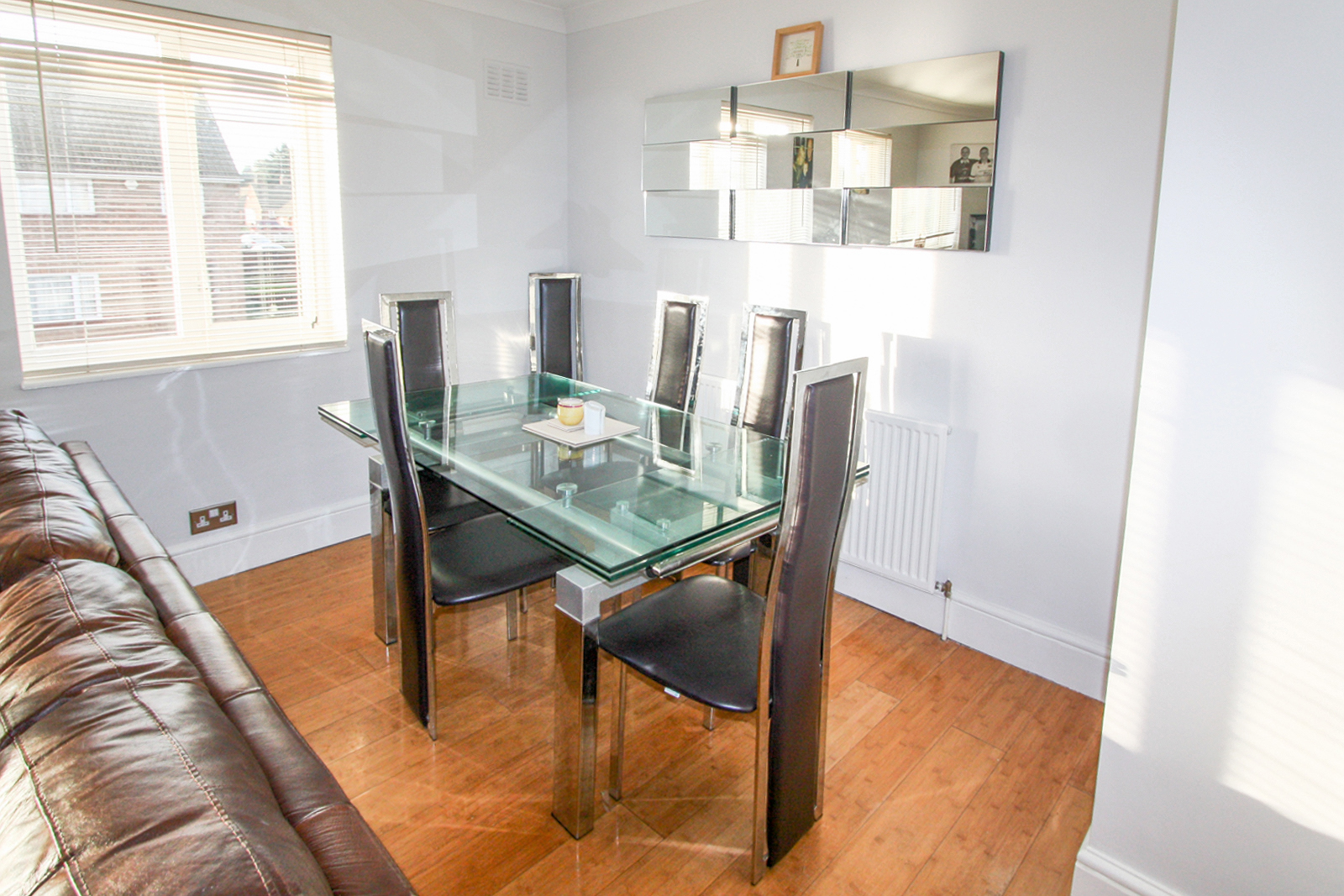 Property For Sale Newbery Road, Erith, DA8 3 Bedroom