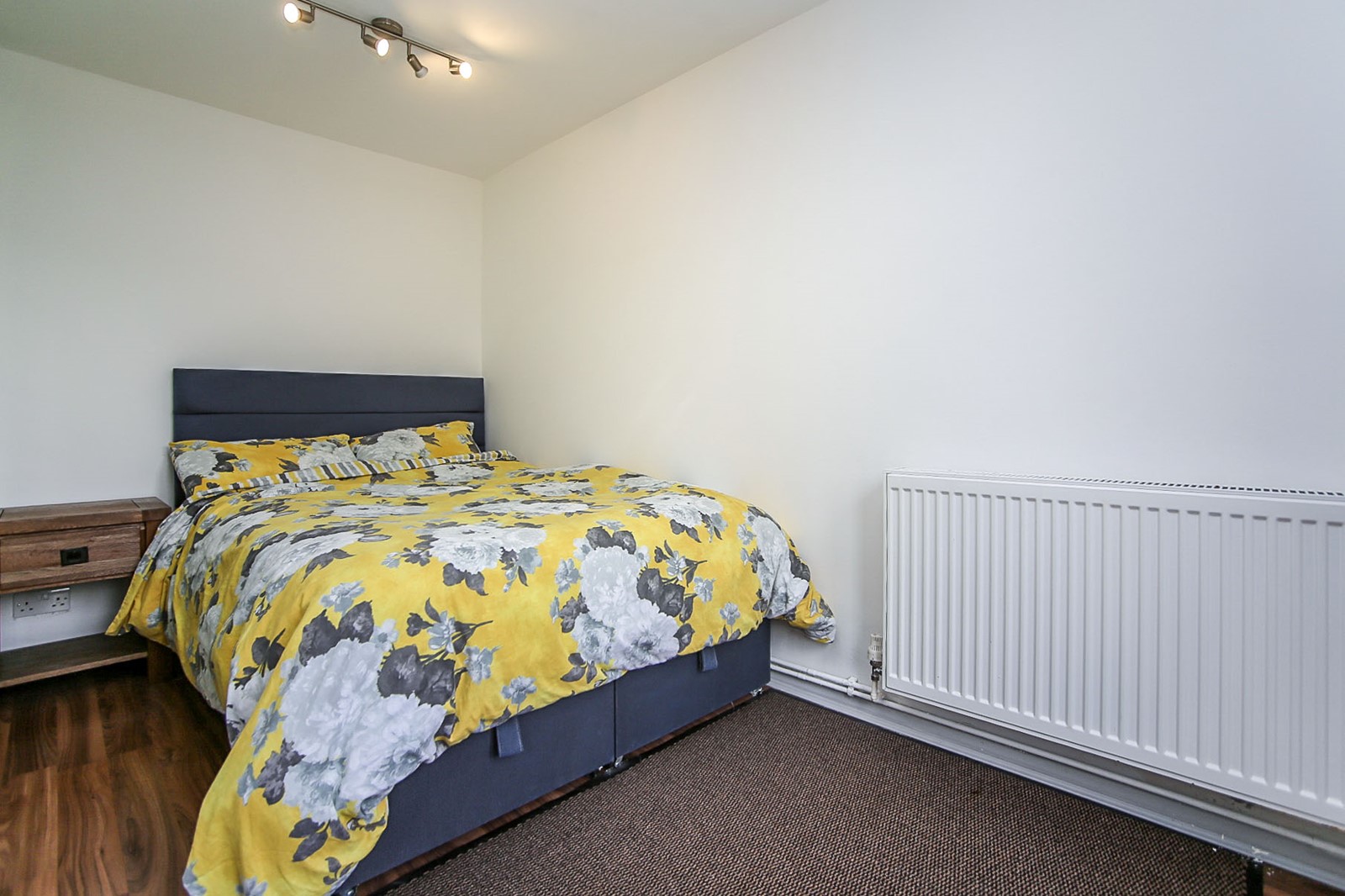 Property For Sale Maiden Erlegh Avenue, Bexley, DA5 4 Bedroom Town