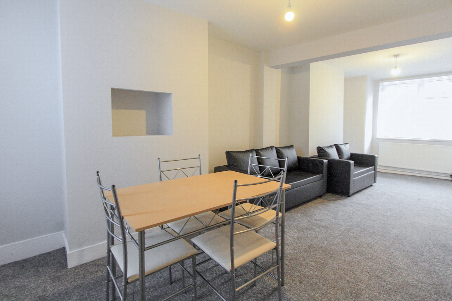 Dining Area/Lounge