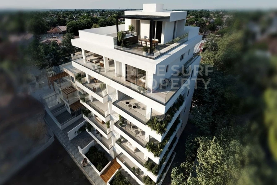 MacKenzie Larnaca