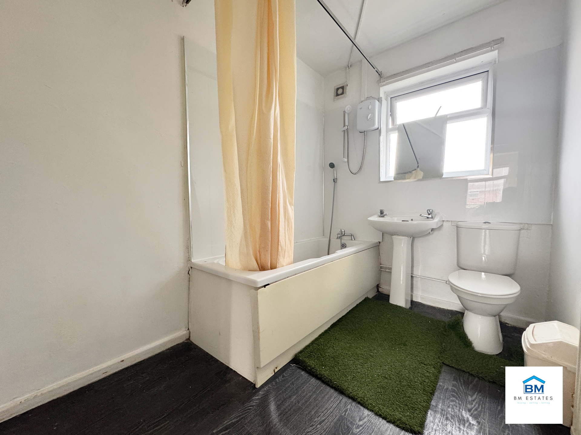 Family Bathroom Family Bathroom