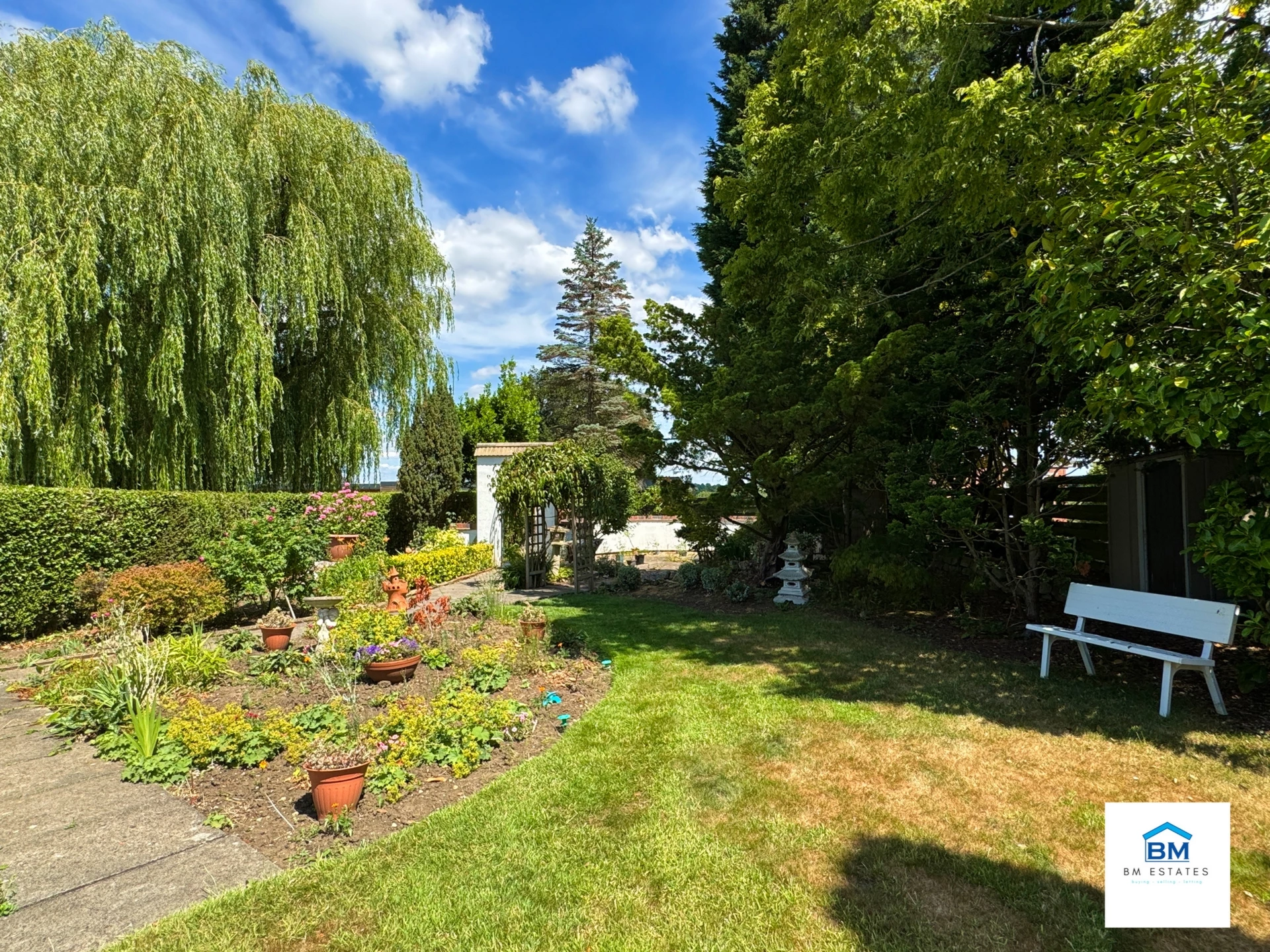 Rear aspect of garden