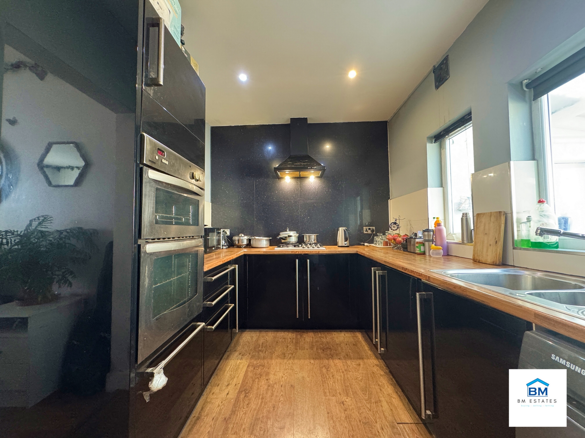 Kitchen image 1