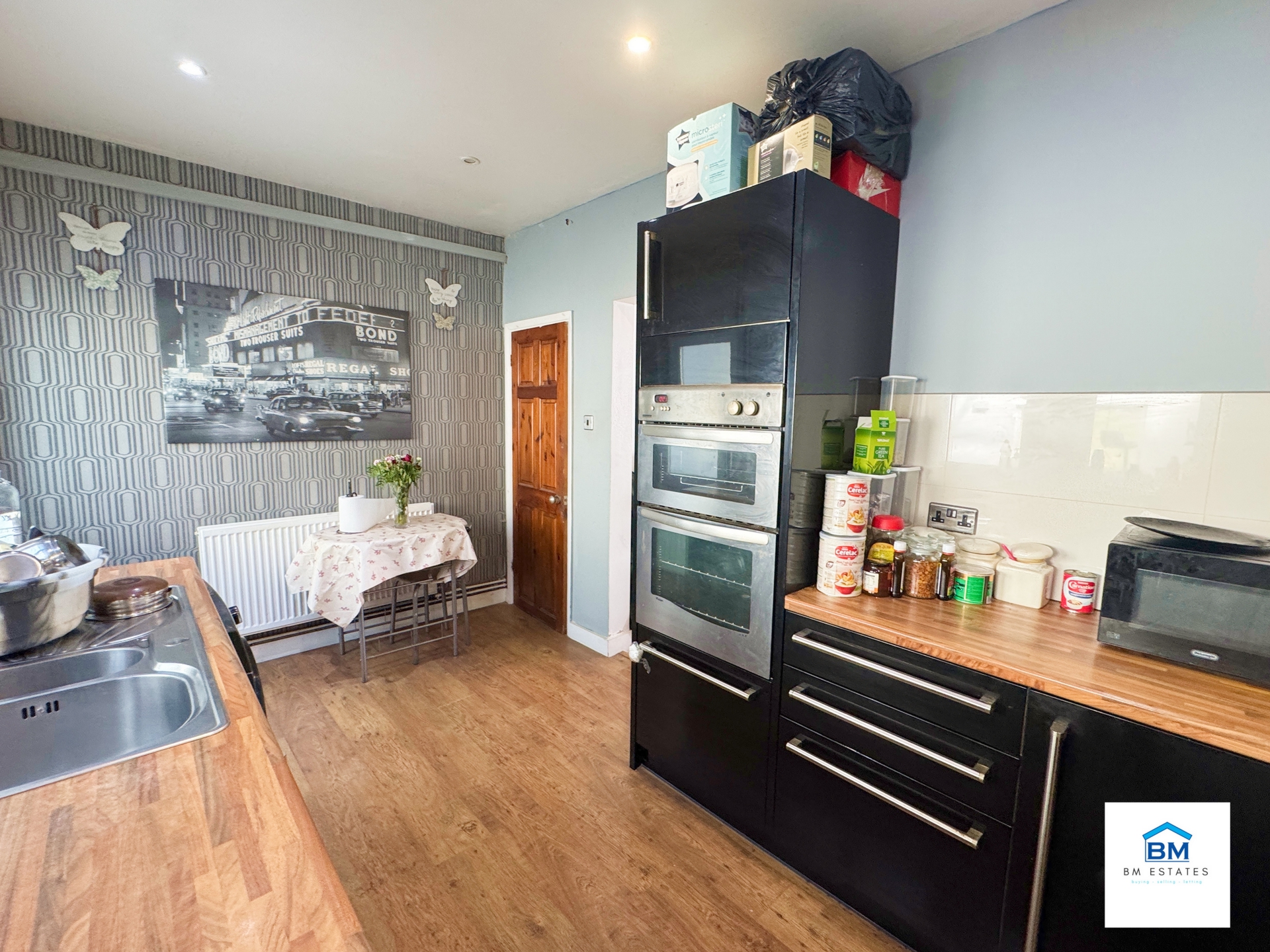 Kitchen image 2
