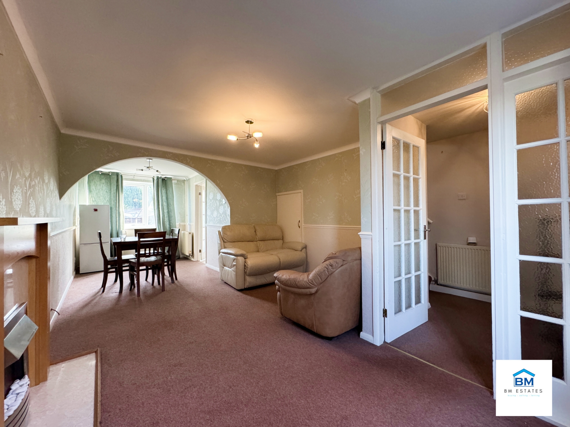 Lounge Through room