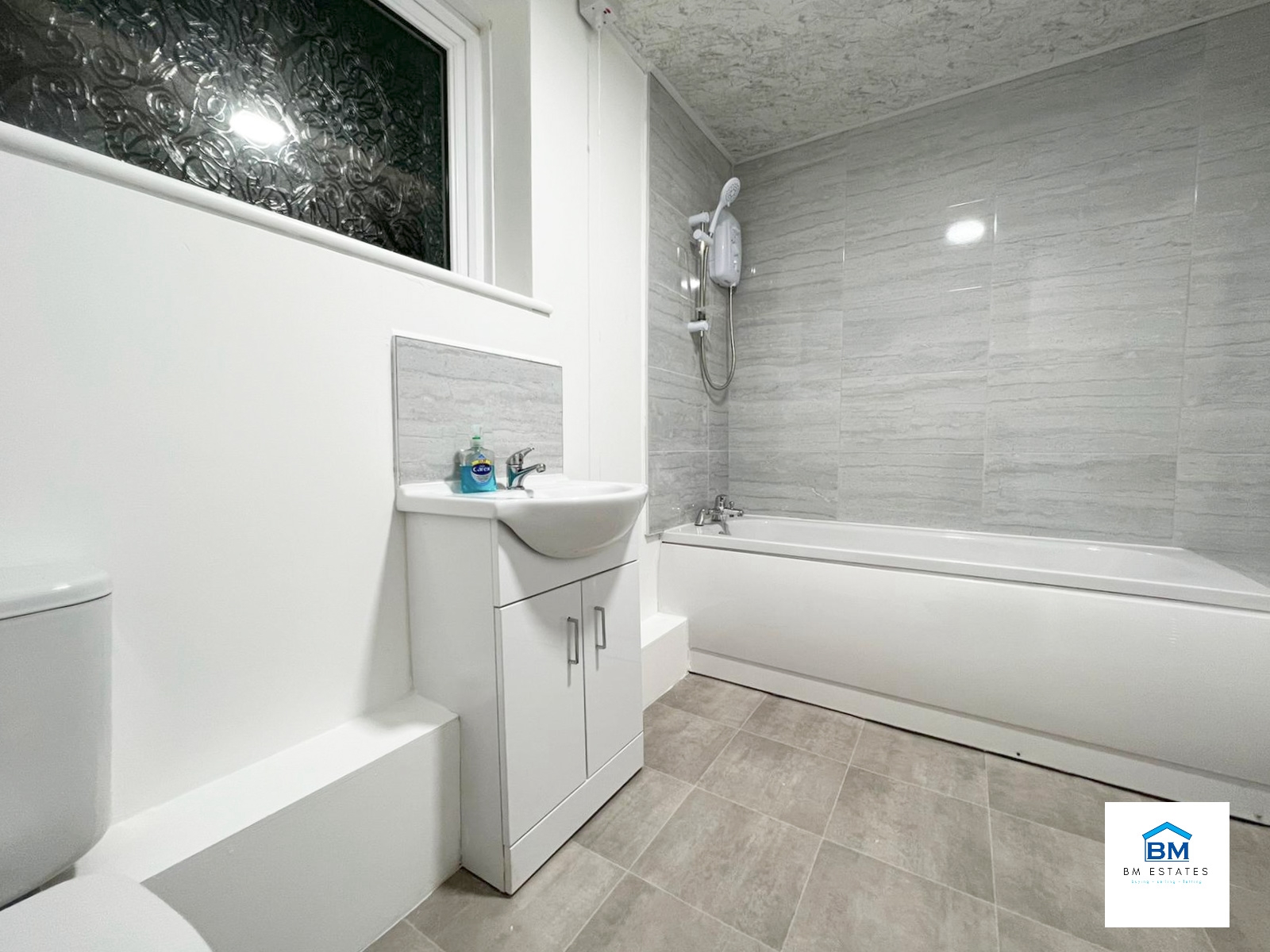 Family Bathroom Family Bathroom