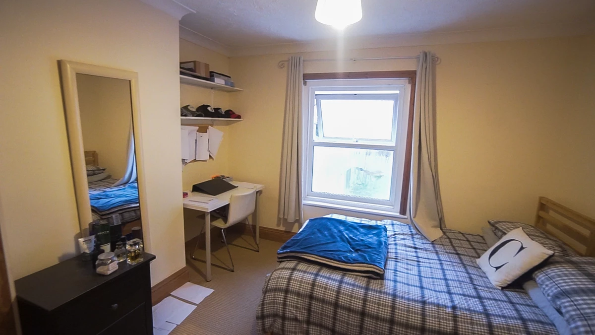 Photo 6