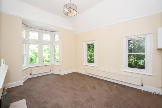 Russell Hill Road Purley London CR8