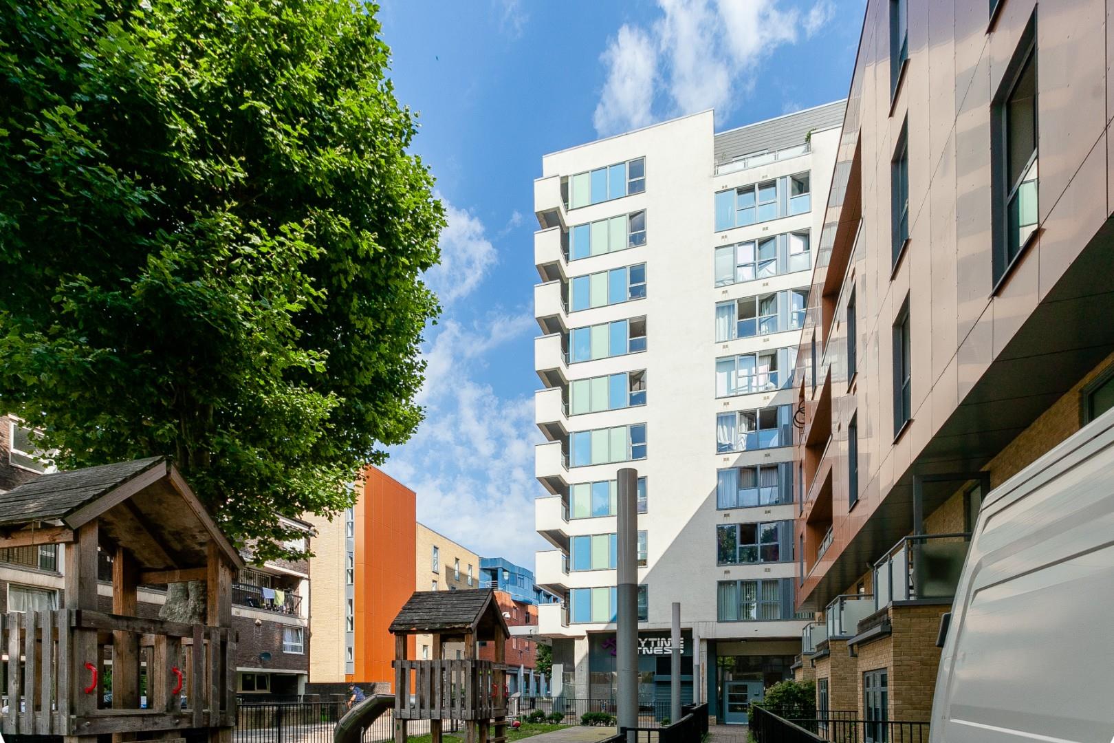 Similar Property: Flat - Purpose Built in 