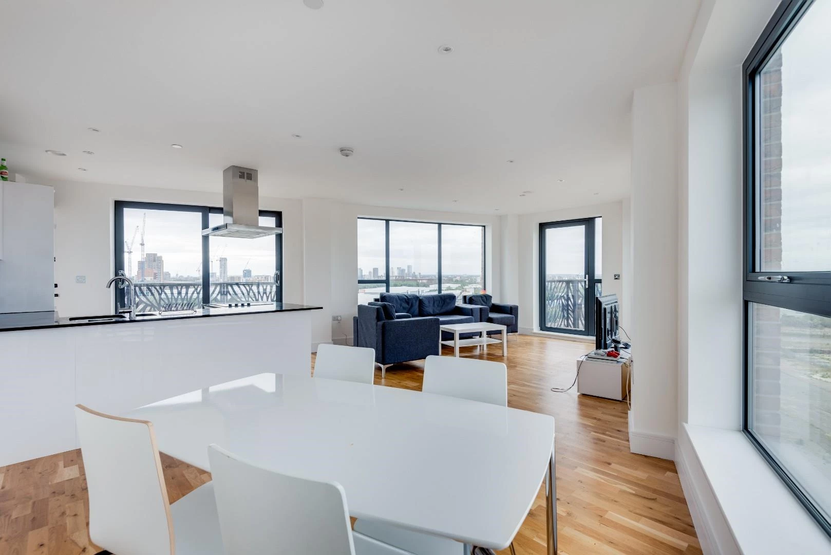City View Point Flat 99-16.jpg