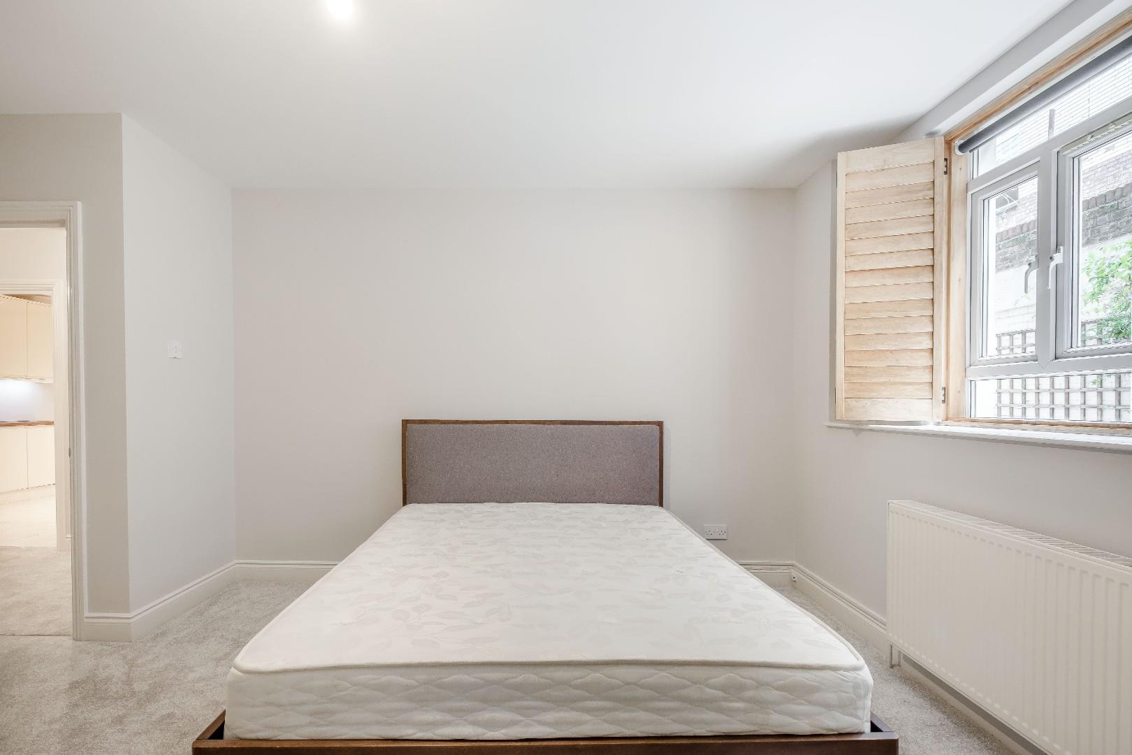 Bedroom large 4 LH2.jpg