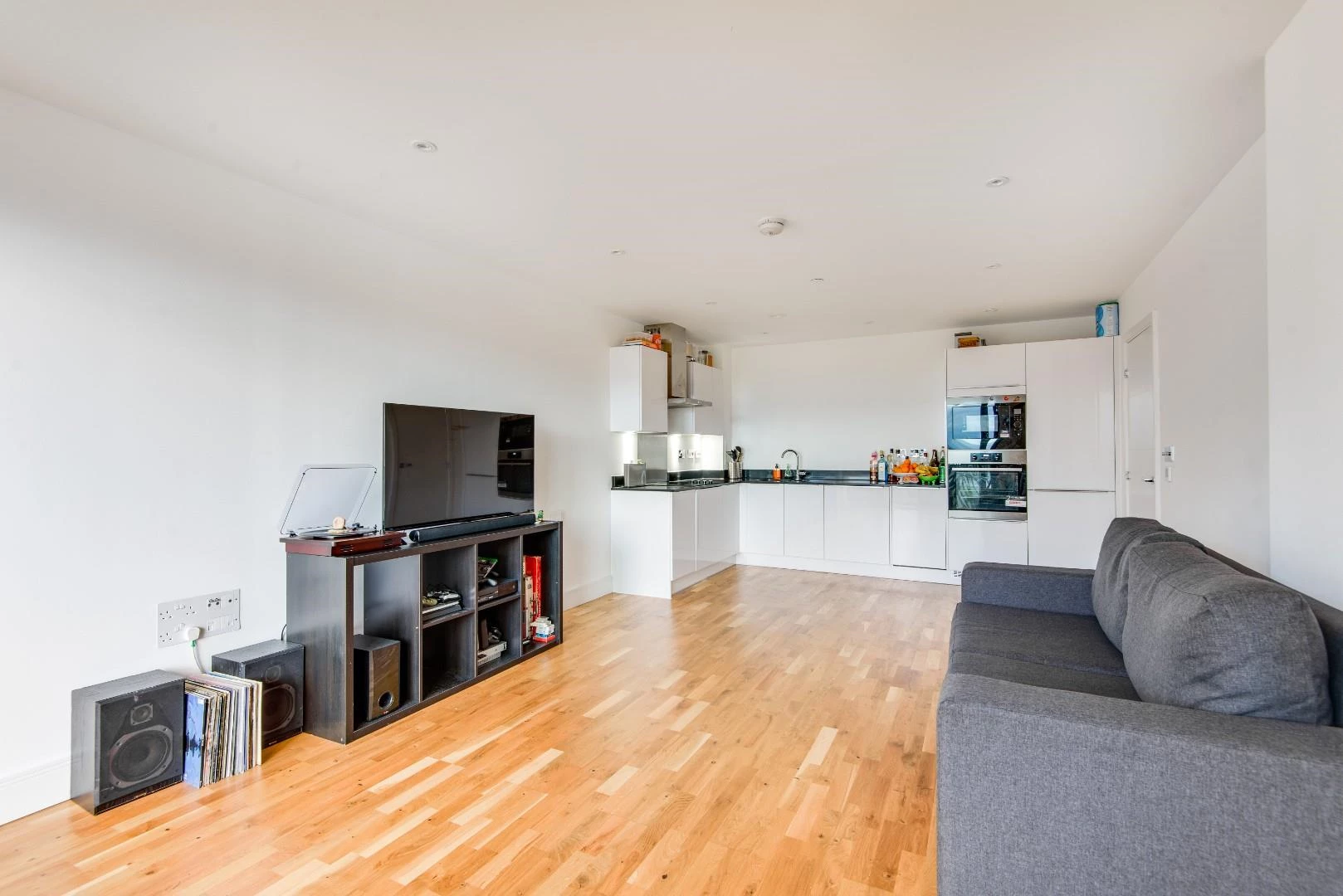 Flat 121, City View Point-5.jpg