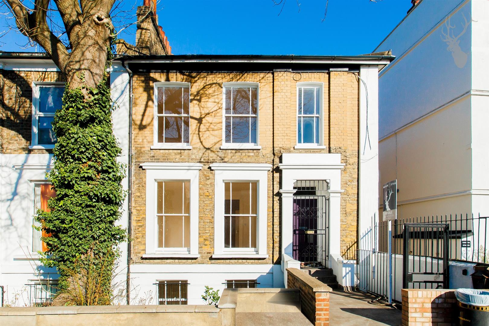 Similar Property: Flat in London