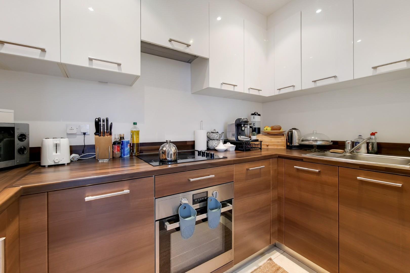 Property To Rent 29 Square, Canary Wharf, E14 1 Bedroom Flat