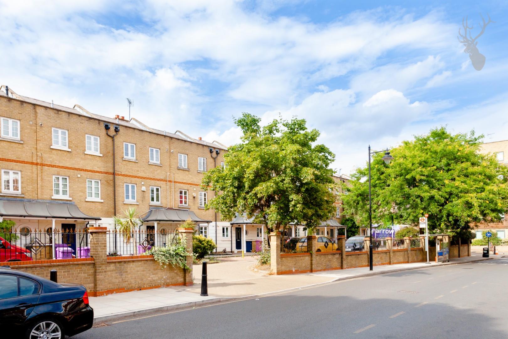 Similar Property: House - Townhouse in Bow